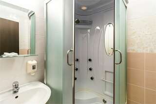 Гостиница Орион Нижний Новгород Стандартный номер с 2-х спальной кроватью-12