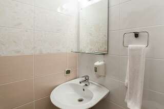 Гостиница Орион Нижний Новгород 2-комнатный номер люкс с 1 двуспальной кроватью-3