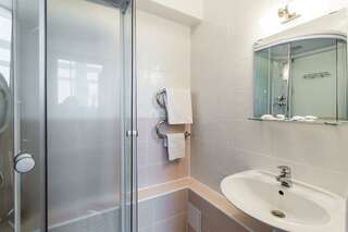 Гостиница Орион Нижний Новгород 2-комнатный номер люкс с 1 двуспальной кроватью-5