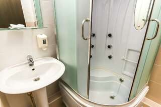 Гостиница Орион Нижний Новгород Номер стандарт с 1 двуспальной кроватью-14