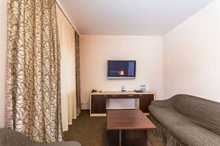 Гостиница Орион Нижний Новгород 2-комнатный номер люкс с 1 двуспальной кроватью-18