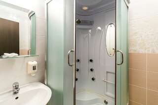 Гостиница Орион Нижний Новгород Номер стандарт с 1 двуспальной кроватью-15