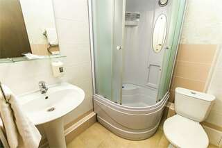 Гостиница Орион Нижний Новгород Эконом номер с 2-х спальной кроватью-8