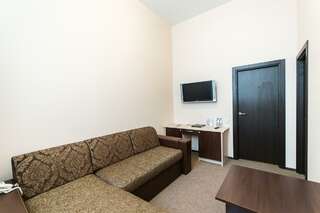 Гостиница Орион Нижний Новгород 2-комнатный номер люкс с 1 двуспальной кроватью-4